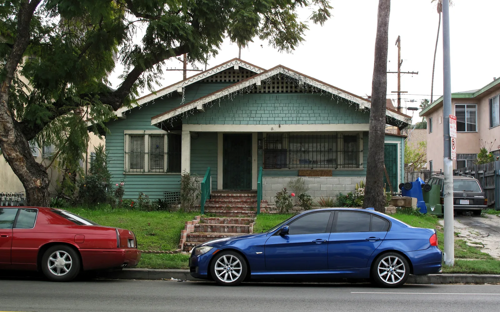 Single-family Craftsman bungalow in a California suburban neighborhood